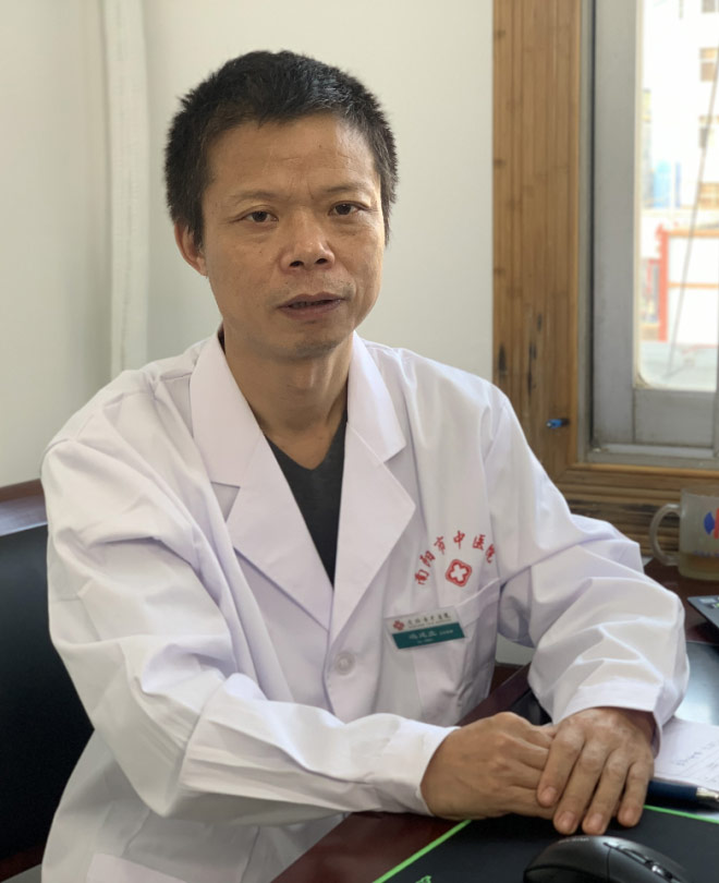 馮氏中醫(yī)第十一代傳承人-馮廷立